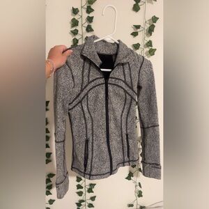 lululemon define active zip up jacket, size 6